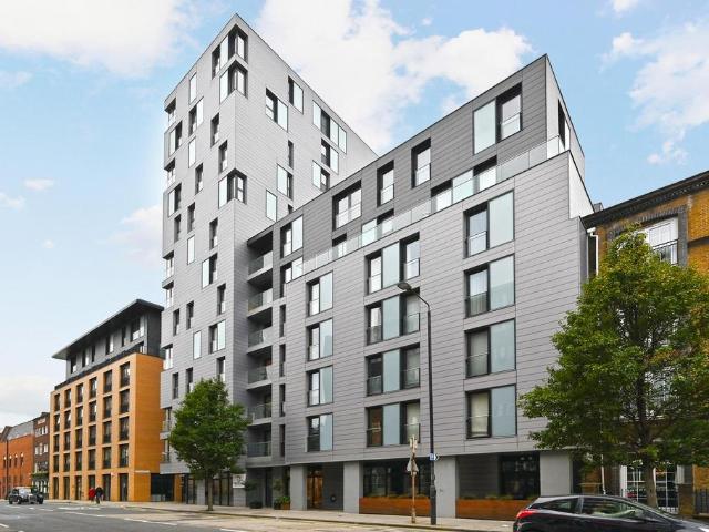 Dock Street, London 2 bed flat to rent £3,600 pcm £831 pw