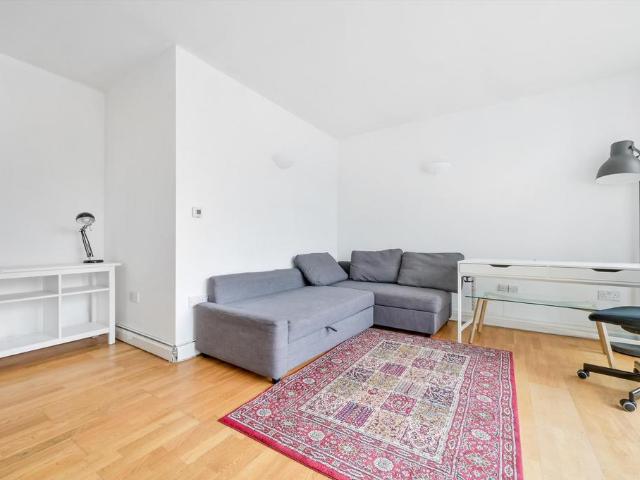 Dock Street, London, E1 1 bed flat to rent £2,200 pcm £508 pw
