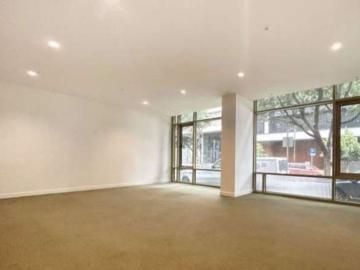 Docklands Rare 3 Story Townhouse
