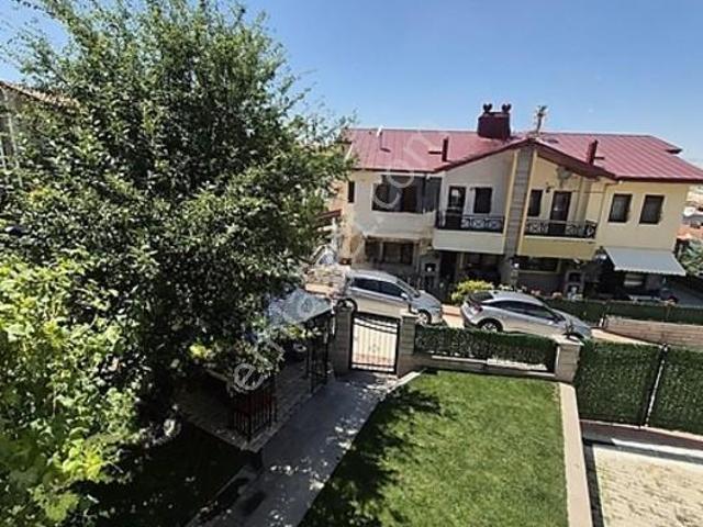 Dodurga'da Site İçi 7+2 Geniş Ve Çok Kullanış Satılık Villa