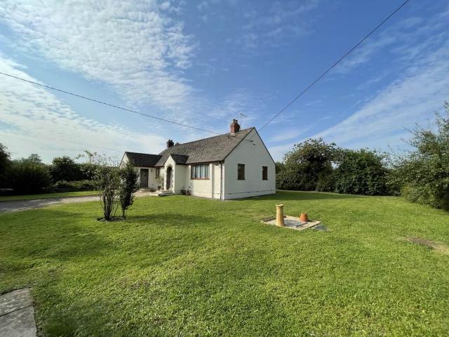 Dodington Road, Chipping Sodbury BS37, 3 bed detached bungalow to rent, £2,300 pcm | PrimeLocation