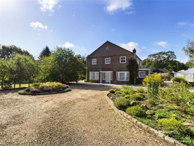 Dog Kennel Lane, Chorleywood WD3 5 bed detached house to rent £6,500 pcm £1,500 pw