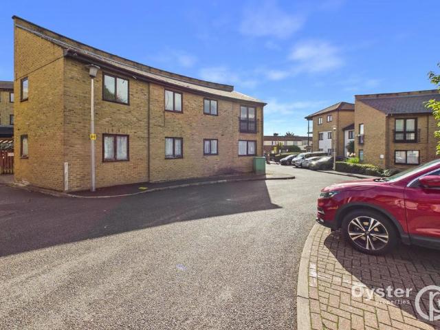 Dog Lane, London, NW10 2 bed flat to rent £1,950 pcm £450 pw