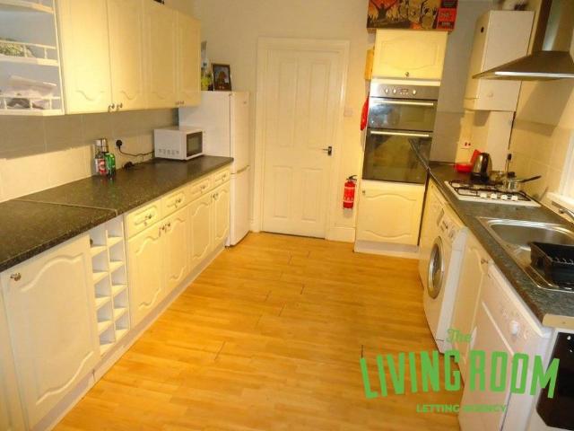 Dogfield Street, Cathays, Cardiff 5 bed house to rent £2,875 pcm £663 pw