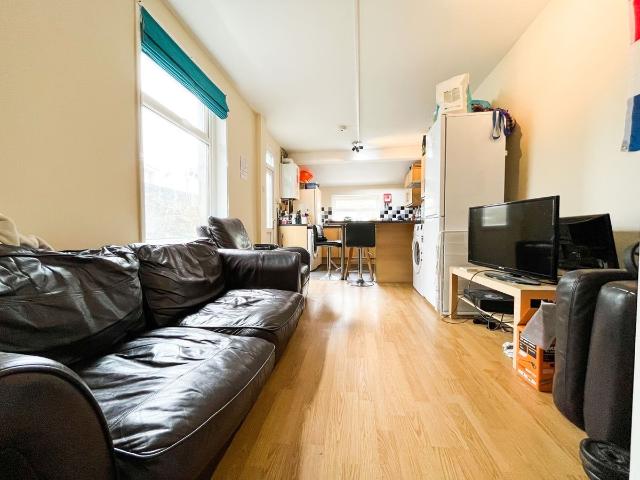 Dogfield Street, Cathays CF24, 5 bed terraced house to rent, £2,825 pcm | PrimeLocation