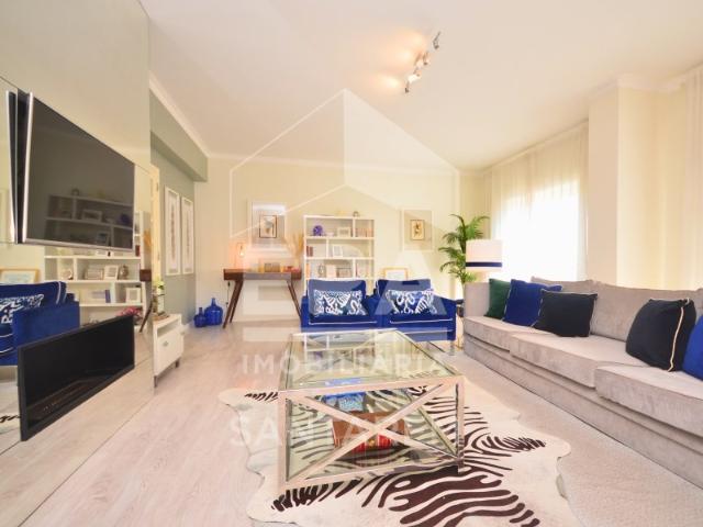 Dois Apartamentos Remodelados num T4
