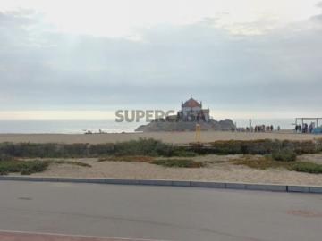 Dois lotes de terreno Miramar