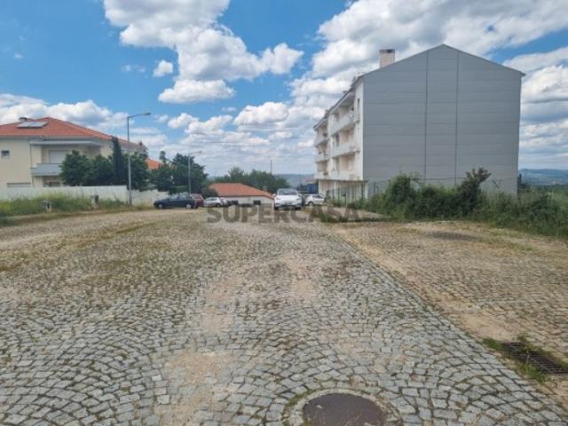 Dois Lotes urbanos para 24 8+16 apartamentos, em zona premium de Gouveia