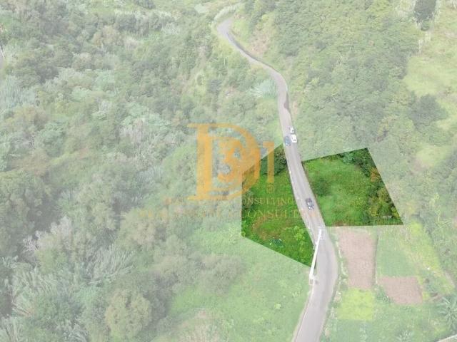 Dois Terrenos em Boaventura com Potencial de Construção e Localização Privilegiada