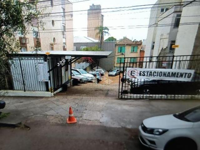 Dois terrenos em frente ao Hospital Moinhos de Vento