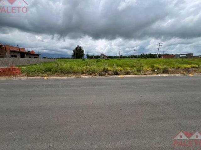 Dois Terrenos totalizando 350 m² a venda no Loteamento Monte Belle na cidade de Porangaba interior d