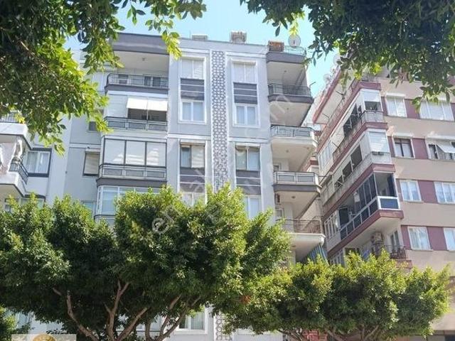 Dokuma Merkezi Konumda Asansörlü Ara Kat 3 + 1 Daıre