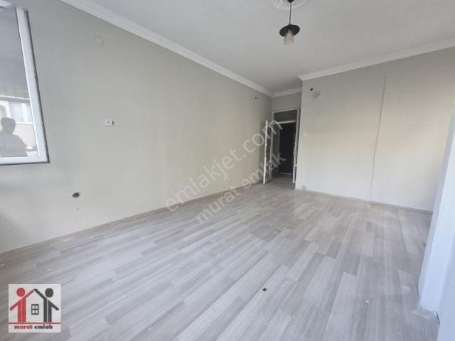 Dokuma Ulus'da Giriş Üstü 1.katta İçi Yenilenmiş Kiralık Daire
