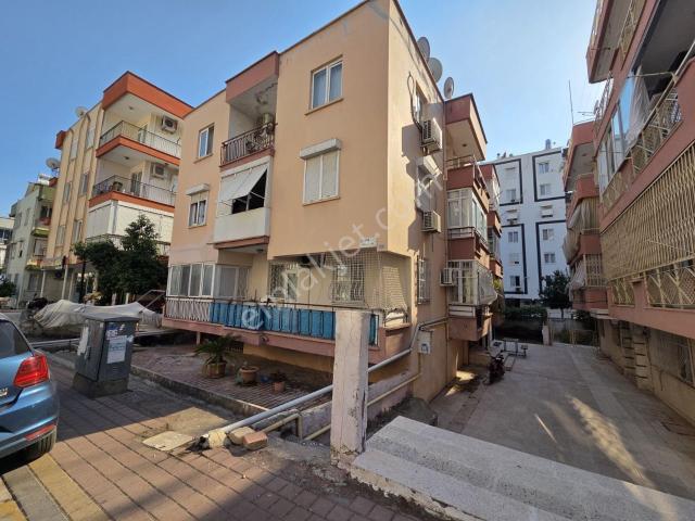 Dokuma Yeşiltepede 3+1 Katta Doğalgazlı Tranvaya Yakın
