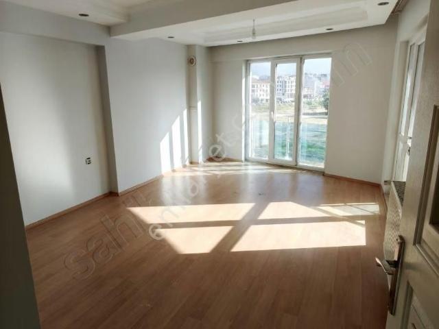Dokuzkavaklar Mahallesi üçgen Mevkii 110 M2 2+1 Daire