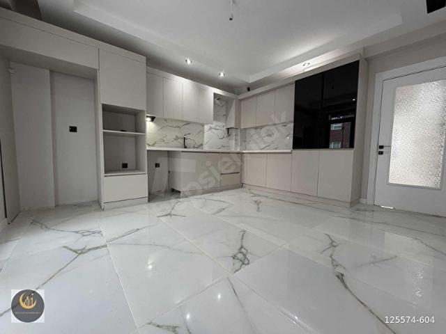 DOLUNAY'dan TOMBAKZADE CADDESİ YAKINI 145m2 LÜKS 3+1 DAİRE