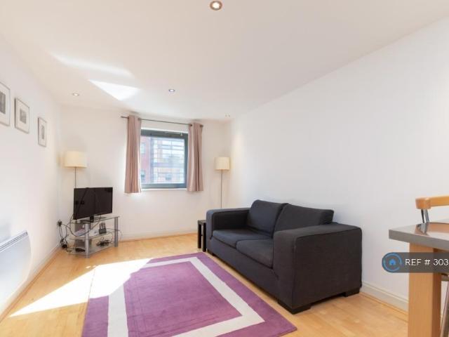 Dolben Court, London, SW1P 1 bed flat to rent £2,800 pcm £646 pw