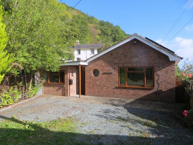 Dolforwyn, Abermule SY15 2 bed detached bungalow to rent £800 pcm £185 pw