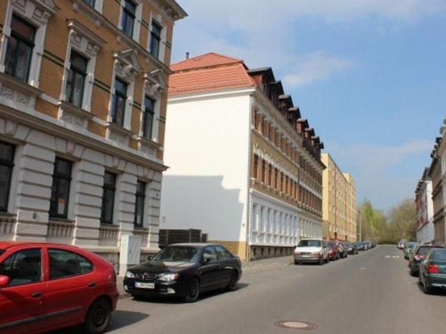 Dölitz Dösen* tolle 3 Raum Whg. mit Balkon * EBK* Parkett * Bad mit Wanne* klein aber fein