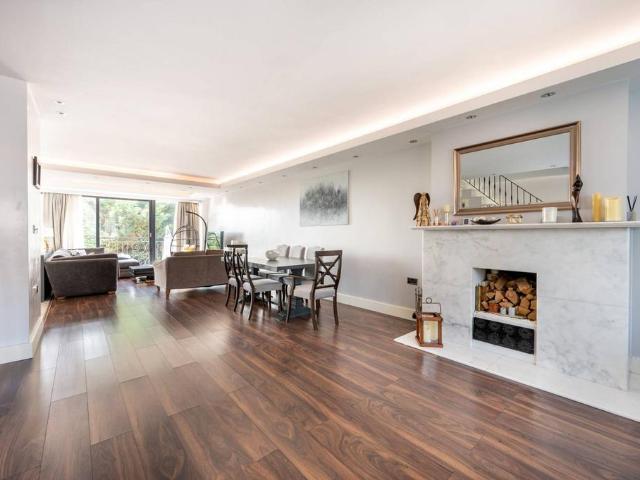 Dollis Hill Lane, London, NW2 6JH, United Kingdom | 4 bed duplex for rent #128363473 | Rentberry