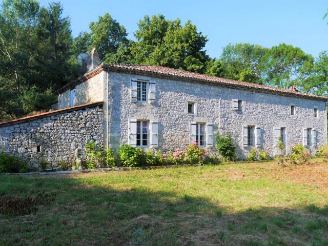 DOLMAYRAC Ancien Moulin du 18e siècle à rénover avec piscine et 1,4465 ha de terrain arboré Lot & Garonne 47