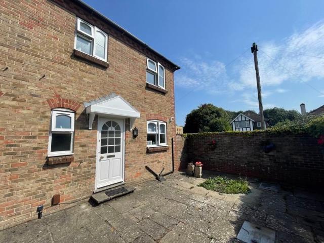 Dolphin Mews, Chichester PO19, 3 bed terraced house to rent, £1,640 pcm | PrimeLocation