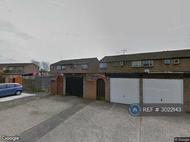 Dolphin Drive, Dunstable, LU5 3 bed semi detached house to rent £1,350 pcm £312 pw