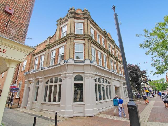 Dolphin Terrace, Westons Lane, Poole 2 bed apartment to rent £1,150 pcm £265 pw