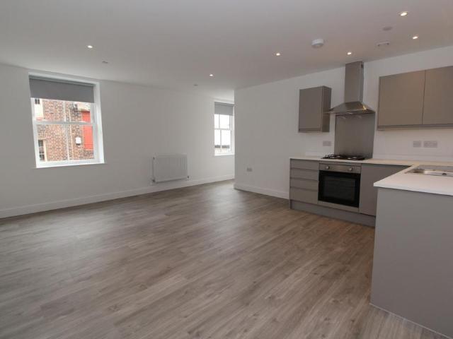Dolphin Terrace, Westons Lane, Poole 2 bed apartment to rent £1,200 pcm £277 pw