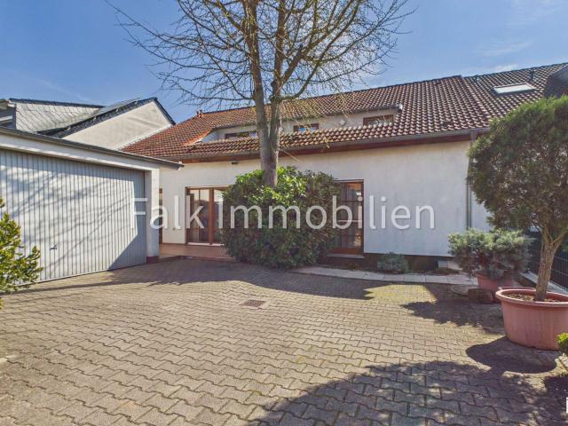 Doppelt gut! Zwei Wohnungen, doppelte Sicherheit. 2 Familienhaus, vermietet, MA Gartenstadt