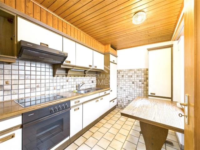 Doppeltes Potenzial Ein Haus bezugsbereit, eines zur Neugestaltung