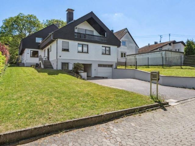 Doppelwohnhaus auf großem Grundstück ideales Mehrgenerationenwohnen in ruhiger Lage