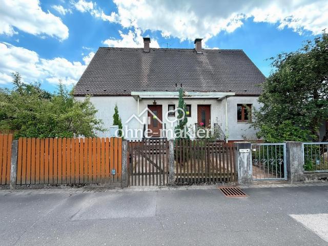Doppelhaus mit 2 Doppelhaushälften * in Feucht