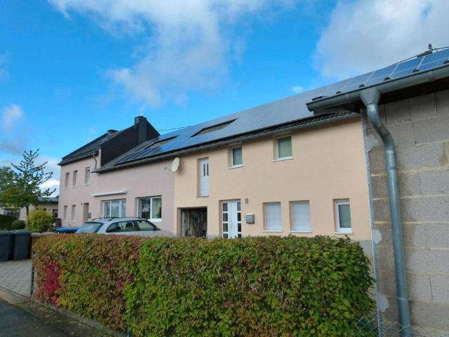 Doppelhaus mit 2 Wohneinheiten und PV Anlage