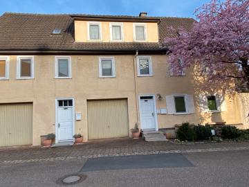 Doppelhaus mit Bachzugang, Gartenidylle & vielseitiger Nutzung