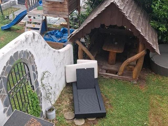 Doppelhaus mit Einliegerwohnung 6 Zimmer !