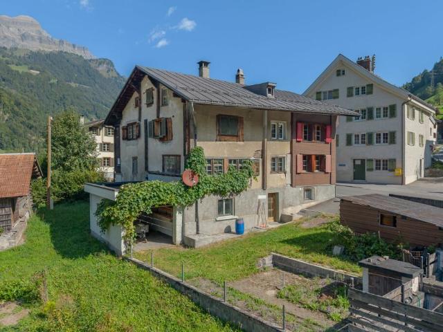 Doppelhaus mit Entwicklungspotenzial