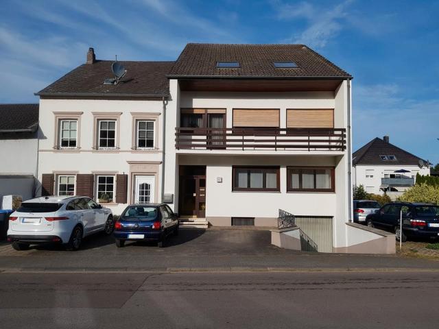 Doppelhaus, großes Grundstück & best. Entwicklungsperspektive