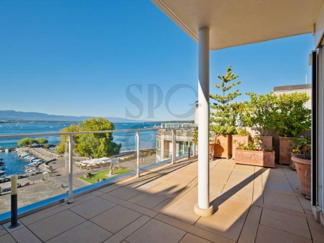 Doppelhaus Penthouse mit Blick auf den See mit Terrasse und Panoramablick