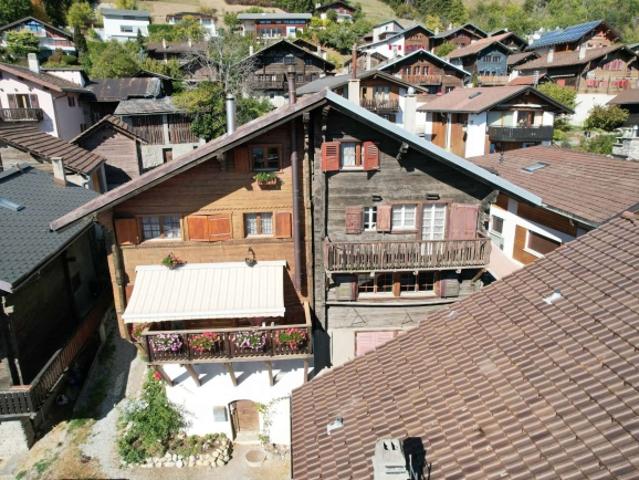 Doppelhaus renoviert im Herzen von Chermignon den Haut