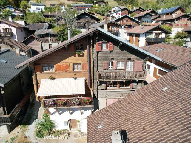 Doppelhaus renoviert im Herzen von Chermignon den Haut