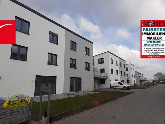 Doppelhaushäfte mit viel Platz auf 3 Etagen+Garten, Dachterrasse+Carport