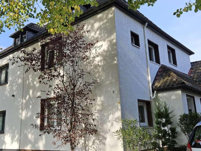 Doppelhaushälft mit Wellnessbereich und überdachter Terrasse in Duisburg Wanheimerort