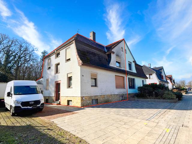 Doppelhaushälfte mit 2 Wohneinheiten und Garagen in Osnabrück Eversburg