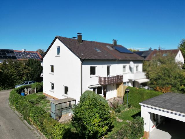 Doppelhaushälfte mit viel Raum und Potenzial in Ludwigsfeld