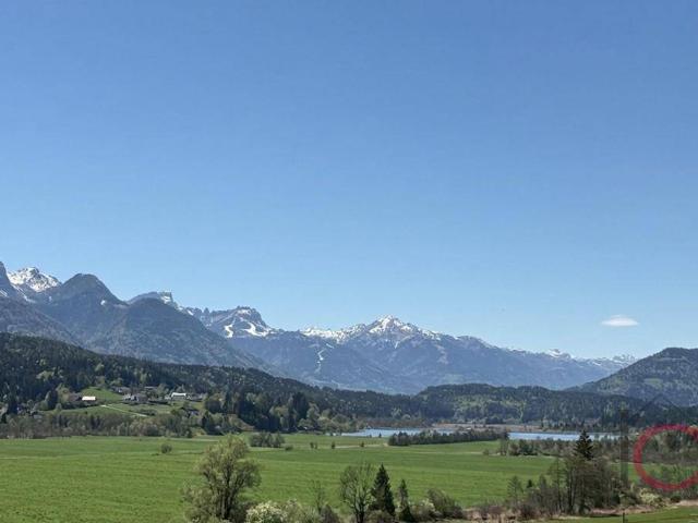 Haus am Pressegger See: Doppelhaushälfte, Seeblick, traumhafte Sonnenlage