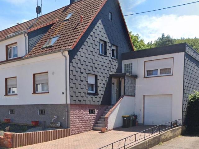 Doppelhaushälfte mit Anbau | 210 m² | Dudweiler