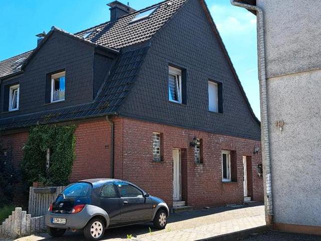 Doppelhaushälfte mit Anliegerwohnung