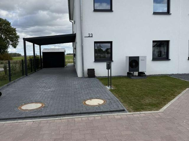 Doppelhaushälfte mit Carport, großer Dachterrasse und unverbaubaren Blick