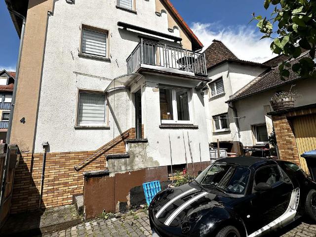 Doppelhaushälfte mit Charakter und Gestaltungspotenzial in Schöneck